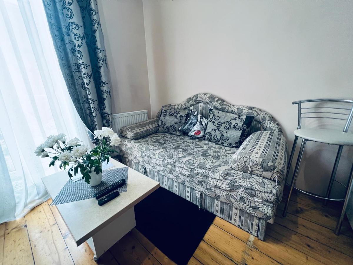 Apartment In The City Center Mini Ивано-Франковск Экстерьер фото