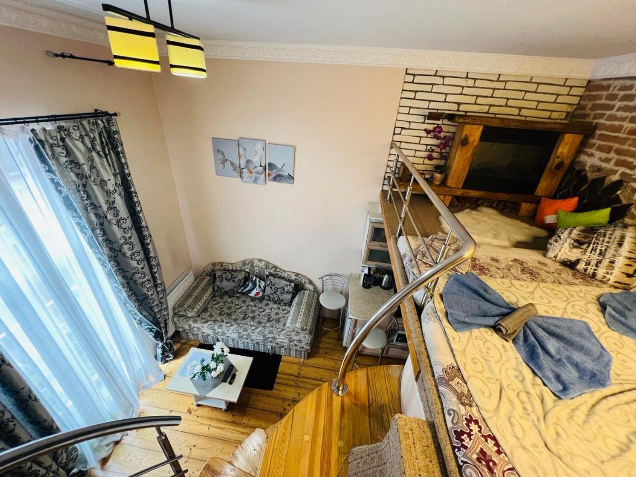 Apartment In The City Center Mini Ивано-Франковск Экстерьер фото